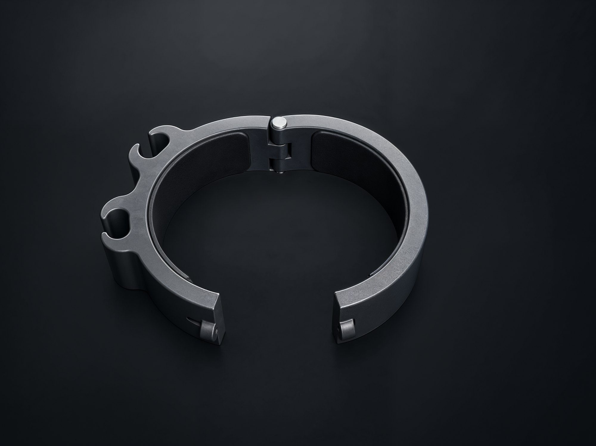 Split cable clamp